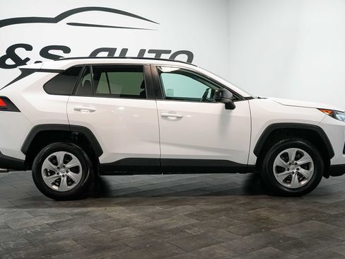 Used 2020 Toyota RAV4 LE FWD image 8