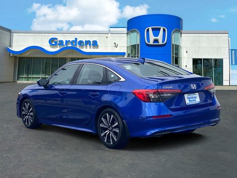 Used 2023 Honda Civic EX image 4
