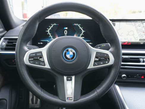 Certified 2023 BMW i4 eDrive40 w/ M Sport Package image 18