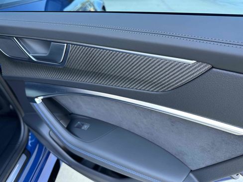 Used 2025 Audi RS 7 Performance w/ Black Optic Package image 37