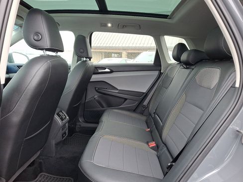 Certified 2023 Volkswagen Taos SE w/ Panoramic Sunroof Package image 10