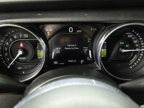 Used 2023 Jeep Wrangler Unlimited Sahara w/ Cold Weather Group image 19