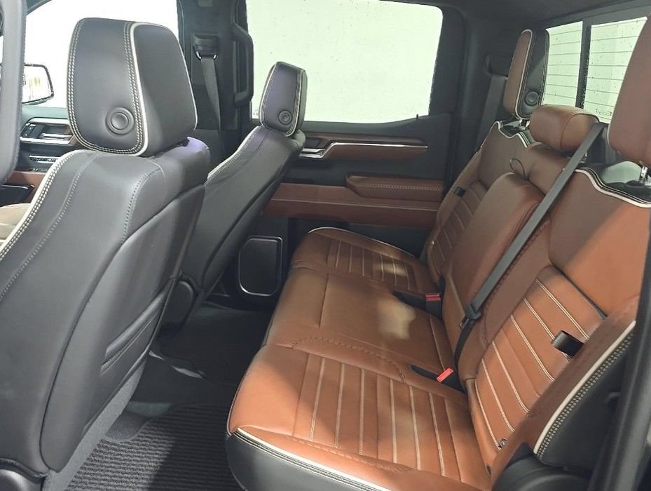 Used 2024 GMC Sierra 1500 Denali Ultimate AWD/4WD image 9