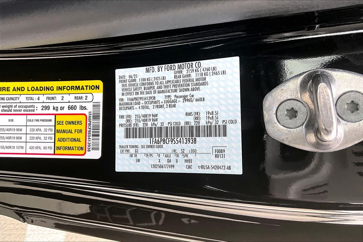 Used 2025 Ford Mustang GT Premium RWD image 31