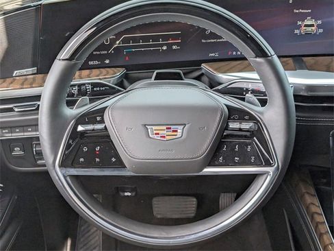 Used 2026 Cadillac Escalade Platinum Sport w/ LPO, ONYX Package image 11