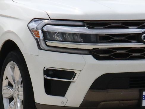 Used 2024 Ford Expedition King Ranch image 9