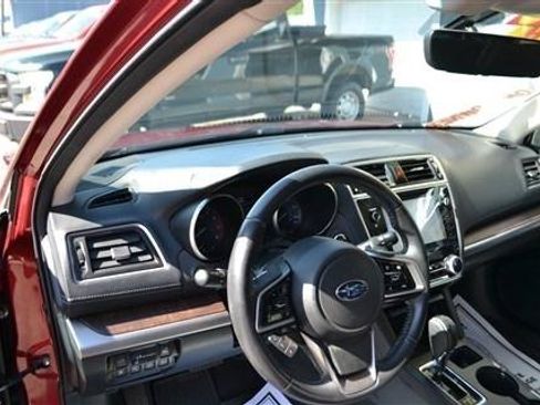 Used 2018 Subaru Outback 2.5i Limited AWD/4WD image 12