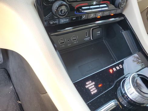 Certified 2023 Jeep Grand Cherokee 4WD 4xe w/ Luxury Tech Group II image 21