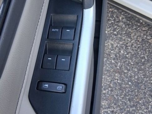 Used 2012 Ford Edge SE image 8