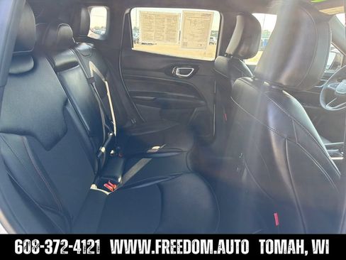 Used 2025 Jeep Compass Trailhawk AWD/4WD image 29