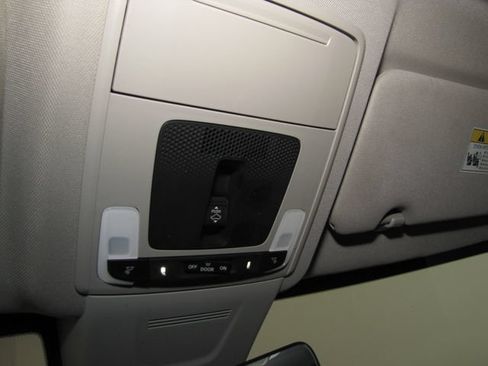 Used 2025 Honda CR-V EX-L image 8