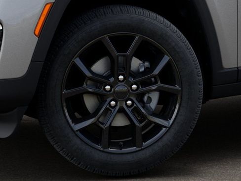 New 2025 Jeep Grand Cherokee Limited image 8