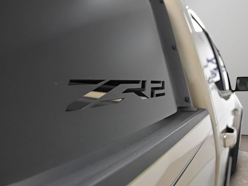 Used 2021 Chevrolet Colorado ZR2 w/ ZR2 Dusk Special Edition image 37