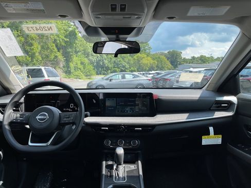 New 2025 Nissan Kicks SV w/ SV Premium Package image 6