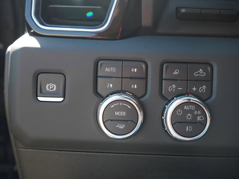 Used 2025 GMC Sierra 3500 Denali Ultimate AWD/4WD image 26