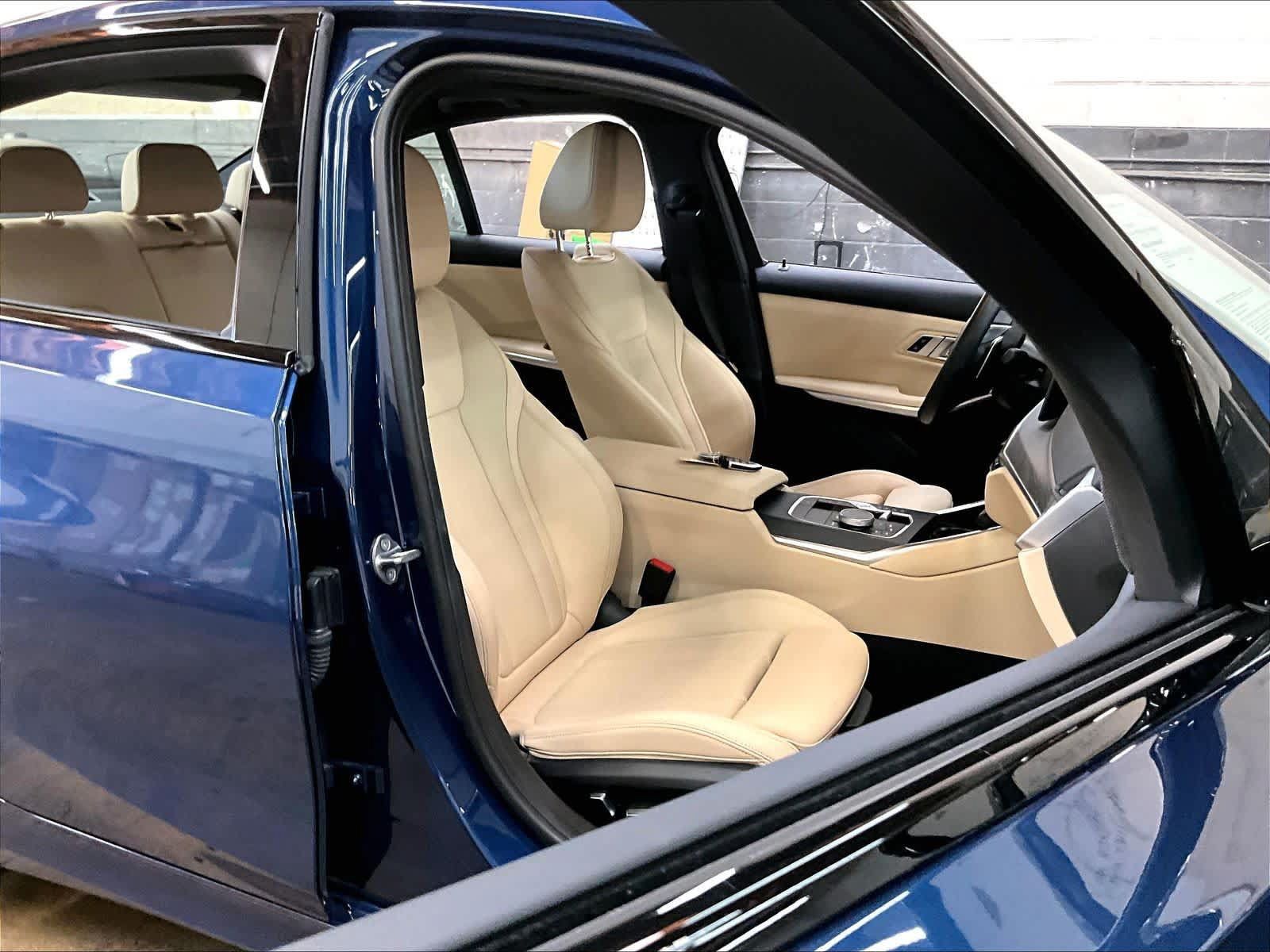 Used 2023 BMW 330i Sedan w/ Parking Assistance Package RWD image 10