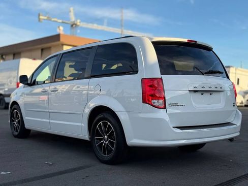 Used 2017 Dodge Grand Caravan GT image 9