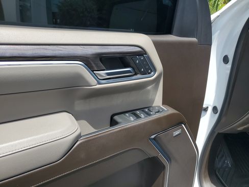 Used 2024 Chevrolet Silverado 1500 LTZ w/ LTZ Convenience Package II AWD/4WD image 19
