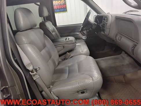 Used 1999 Chevrolet Suburban 4WD w/ Preferred Equipment Group 3 image 15