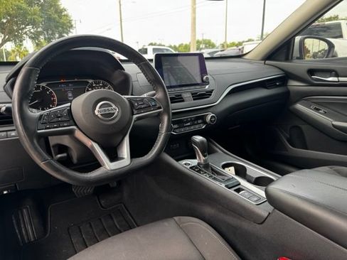 Used 2019 Nissan Altima 2.5 SV FWD image 18