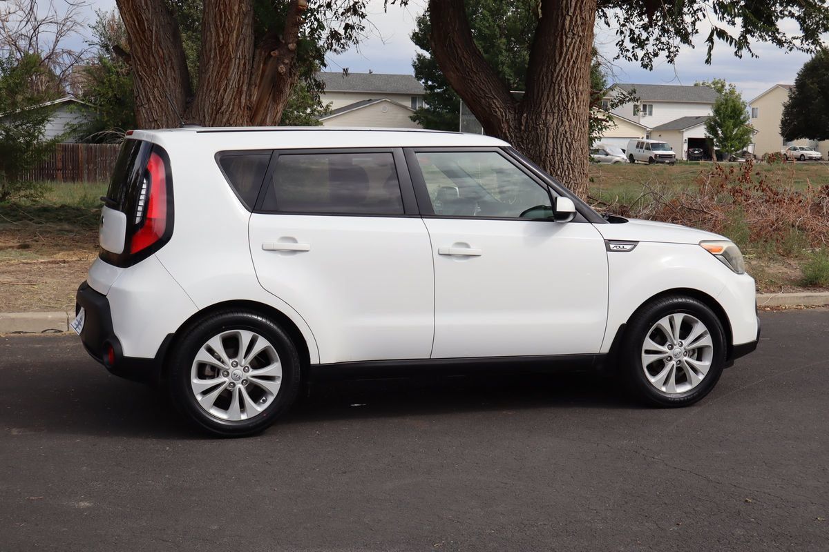 Used 2015 Kia Soul + FWD image 4