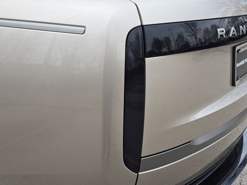 New 2026 Land Rover Range Rover Long Wheelbase SE image 36