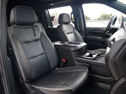 Used 2023 GMC Yukon XL SLT RWD image 19