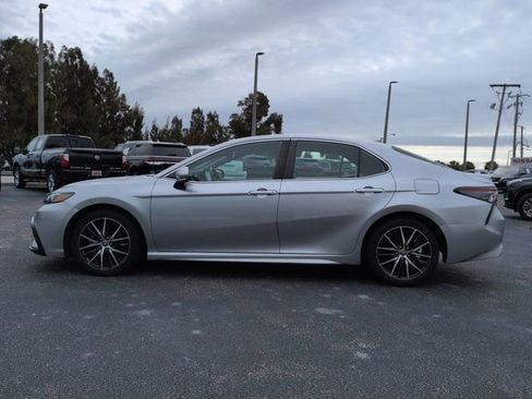 Used 2023 Toyota Camry SE FWD image 8