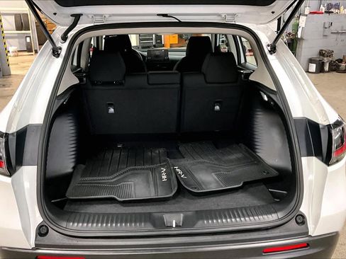 Used 2024 Honda HR-V LX image 33