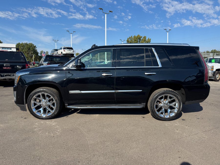 Used 2018 Cadillac Escalade Luxury AWD/4WD image 2