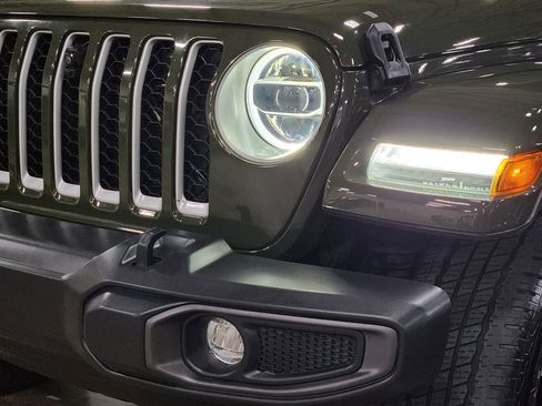Used 2021 Jeep Wrangler Unlimited Sahara AWD/4WD image 11