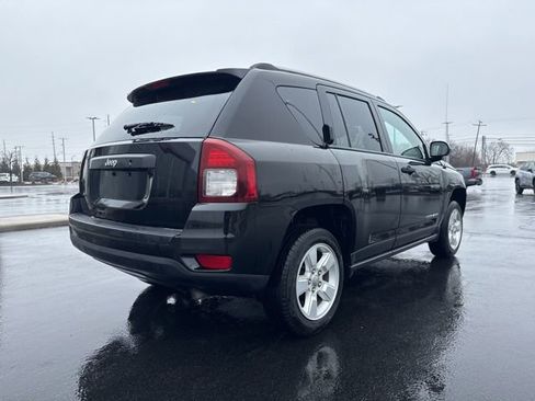 Used 2017 Jeep Compass Sport image 7
