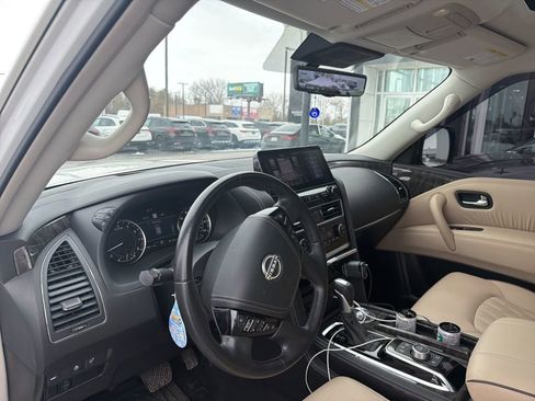 Used 2022 Nissan Armada Platinum image 10