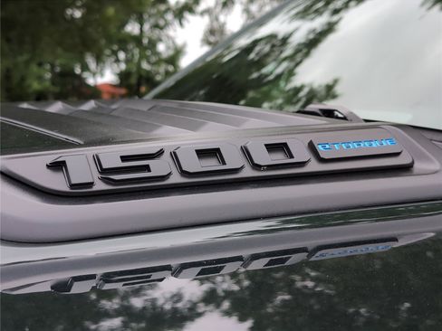 New 2026 RAM 1500 Laramie AWD/4WD image 10