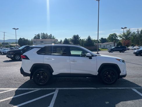 Used 2020 Toyota RAV4 XLE w/ Convenience Package AWD/4WD image 7