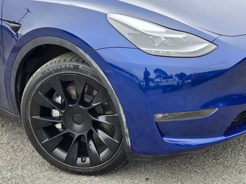 Used 2023 Tesla Model Y Long Range AWD/4WD image 9