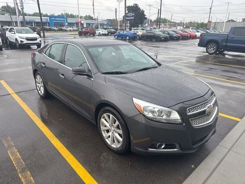 Used 2013 Chevrolet Malibu LTZ FWD image 2