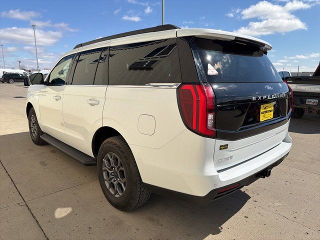 Certified 2025 Ford Expedition Active AWD/4WD image 5