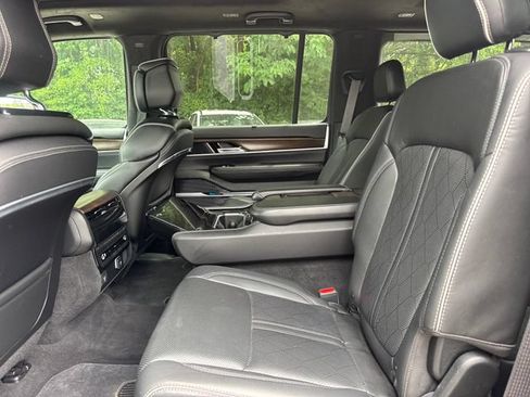 Used 2022 Jeep Grand Wagoneer Series II w/ Convenience Group III AWD/4WD image 11
