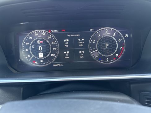 Used 2021 Land Rover Range Rover Sport SVR image 15