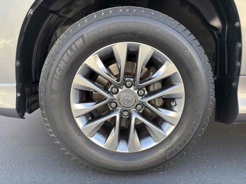 Used 2014 Lexus GX 460 Luxury image 18