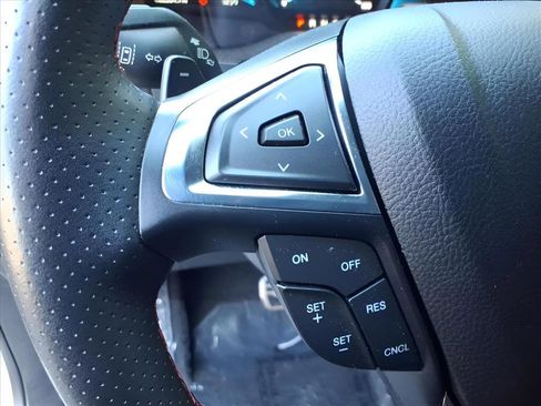 Used 2022 Ford Edge ST-Line w/ Class II Trailer Tow Package image 13