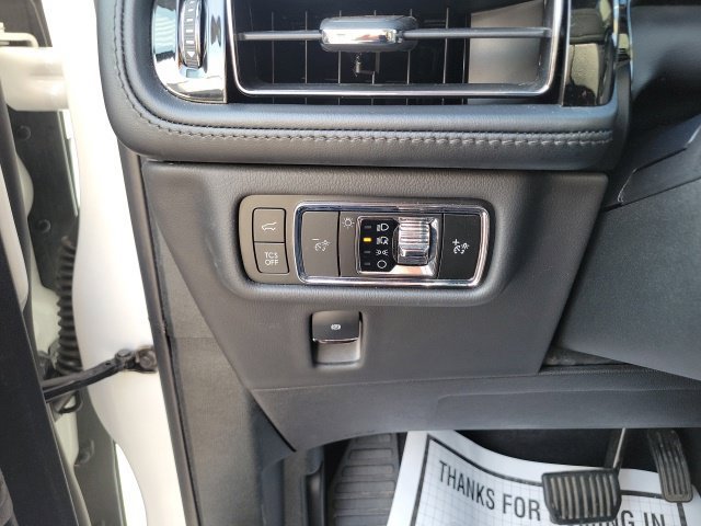 Certified 2023 Lincoln Nautilus Reserve AWD/4WD image 44