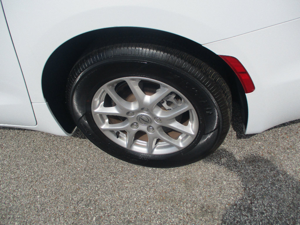 Used 2023 Chrysler Pacifica Touring-L FWD image 23