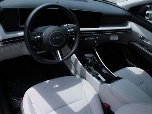 Used 2026 Hyundai Tucson SEL image 8