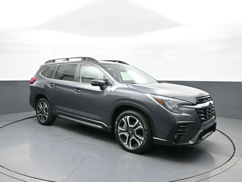 Used 2023 Subaru Ascent Limited image 4