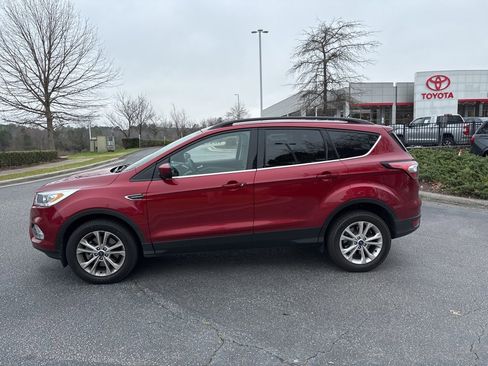 Used 2018 Ford Escape SEL image 3