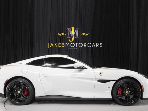 Used 2019 Ferrari Portofino image 13