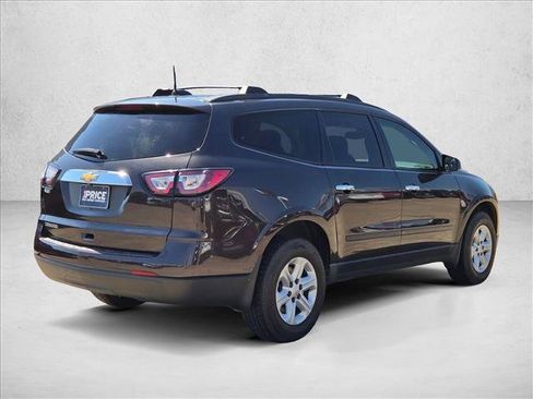 Used 2017 Chevrolet Traverse LS FWD image 5