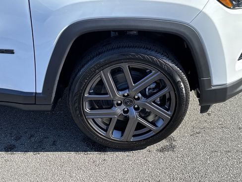 New 2026 Jeep Compass Limited image 11